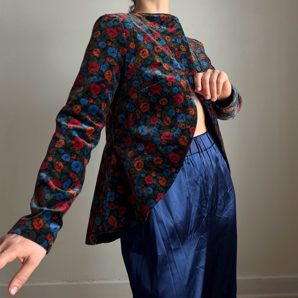 Floral Patterned Jacket - Picture 9 of 9